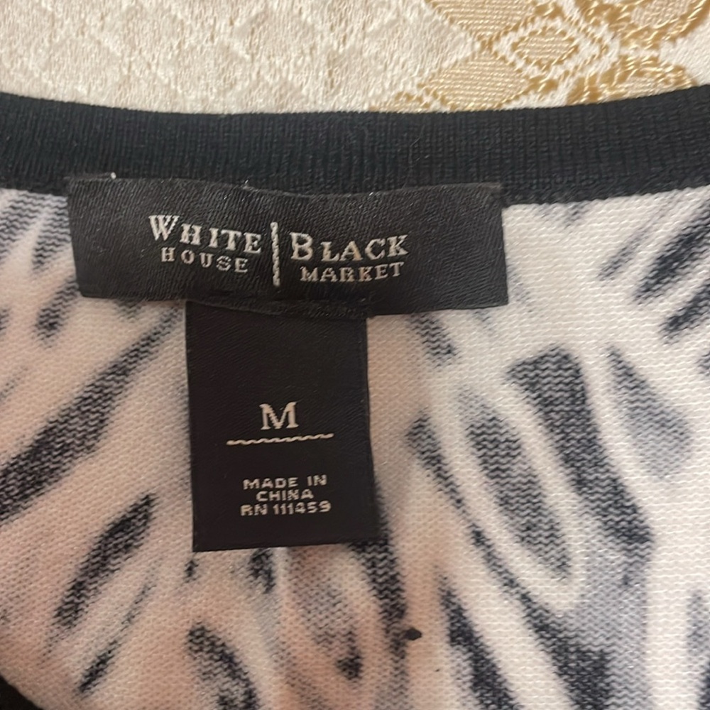Women’s WHITE HOUSE BLACK MARKET 3/4 Sleeve Floral Sweater Size M - Picture 4 of 11